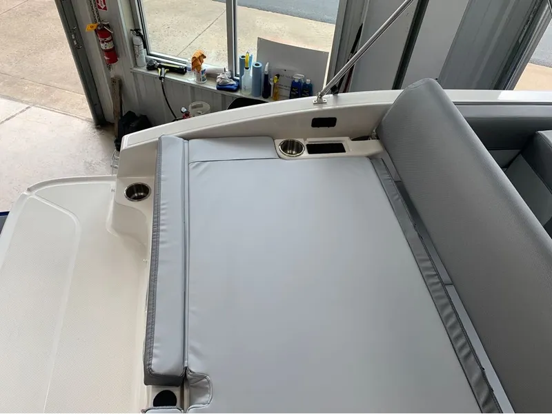 Slide: The Image of Bayliner DX2050 2024 - 31