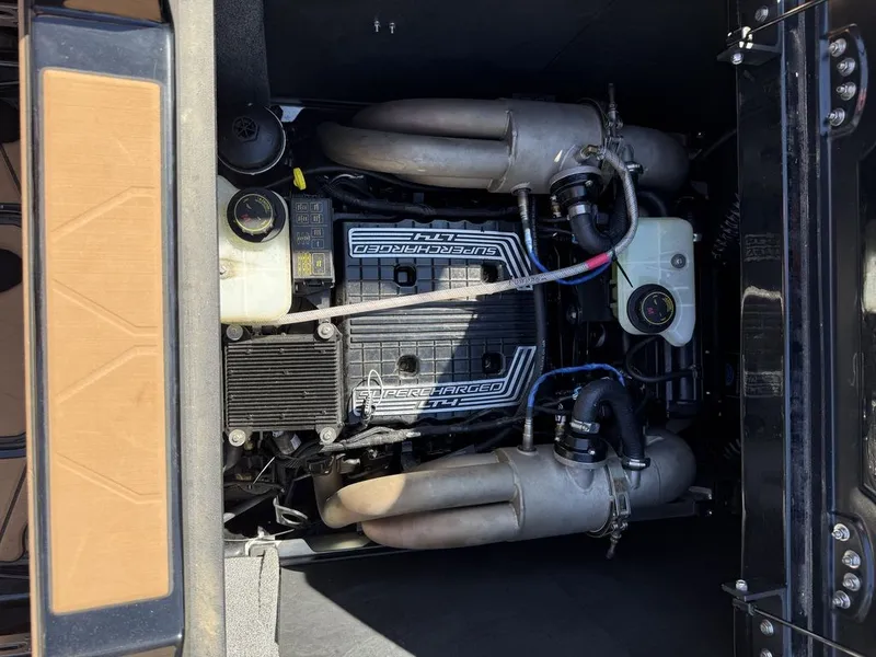 Slide: The Image of Malibu M240 2020 - 13