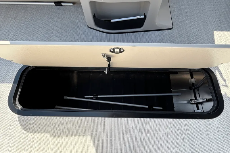 Slide: The Image of Harris 250 Sunliner Sport 2025 - 12