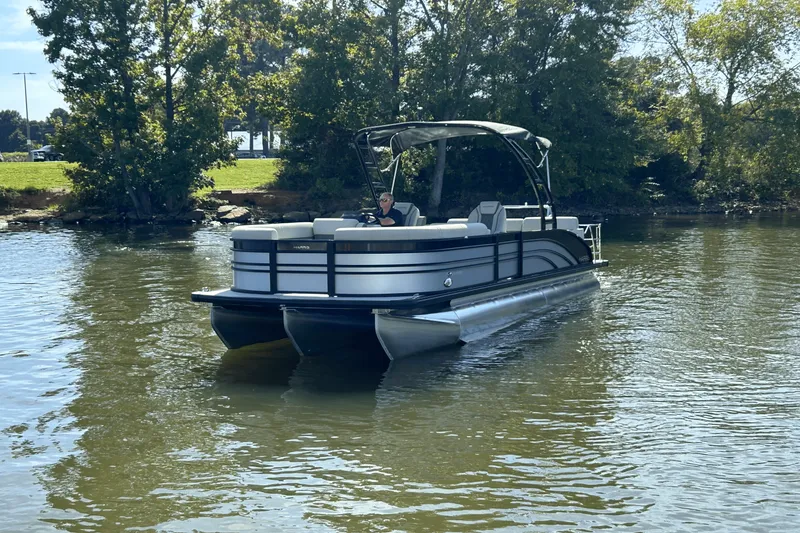 Slide: The Image of Harris 250 Sunliner Sport 2025 - 2