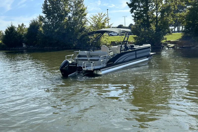 Slide: The Image of Harris 250 Sunliner Sport 2025 - 5