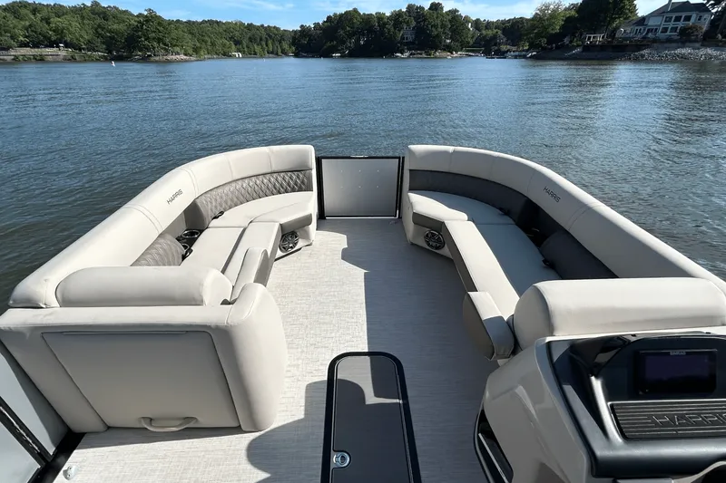 Slide: The Image of Harris 250 Sunliner Sport 2025 - 9