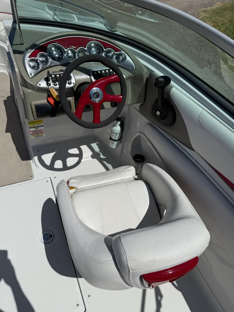 Slide: The Image of Crownline Boats 220 LS 2008 - 6