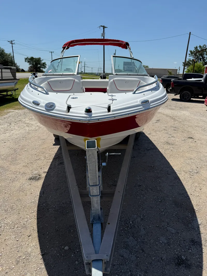 Slide: The Image of Crownline Boats 220 LS 2008 - 3