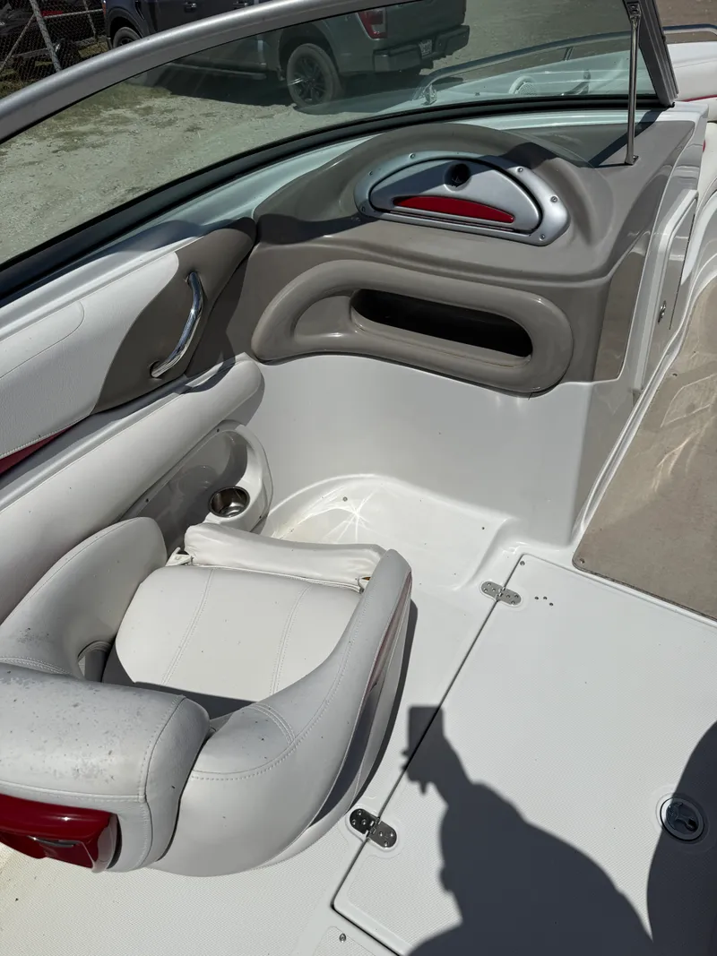 Slide: The Image of Crownline Boats 220 LS 2008 - 7