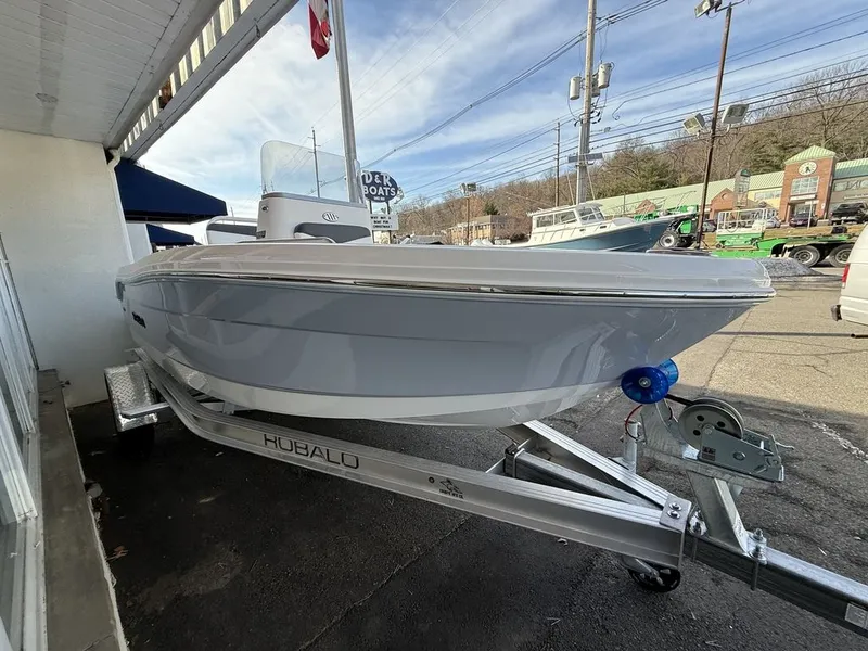 Slide: The Image of Robalo R160 2026 - 3