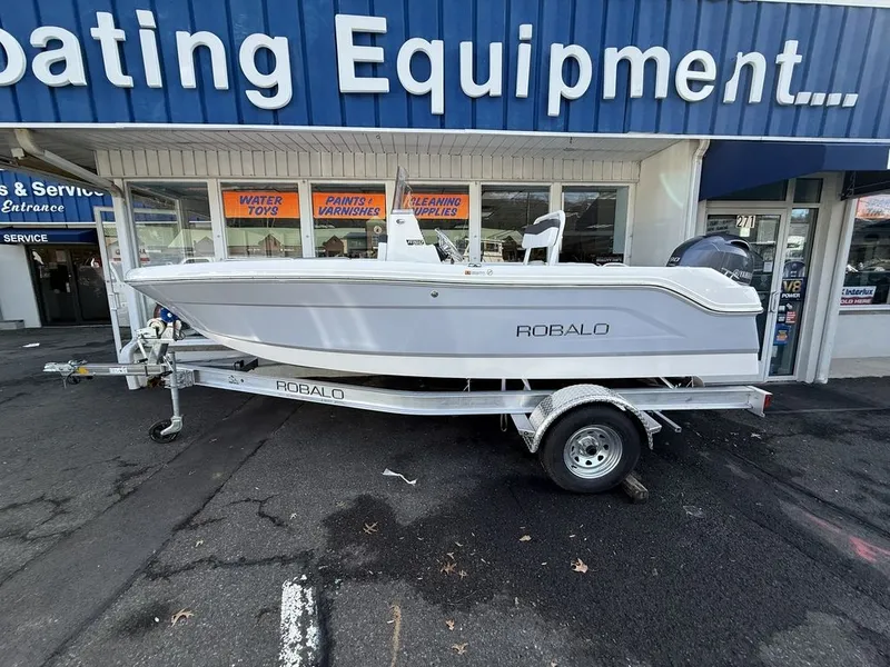 The Image of Robalo R160 2026 - 0