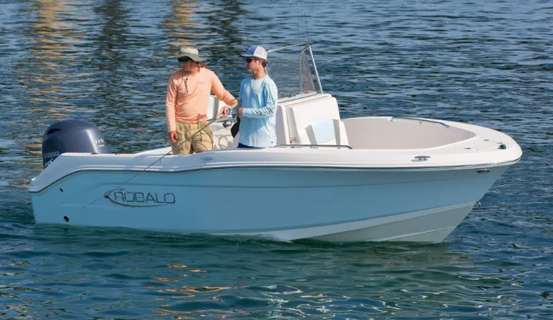 Slide: The Image of Robalo R180 2026 - 16