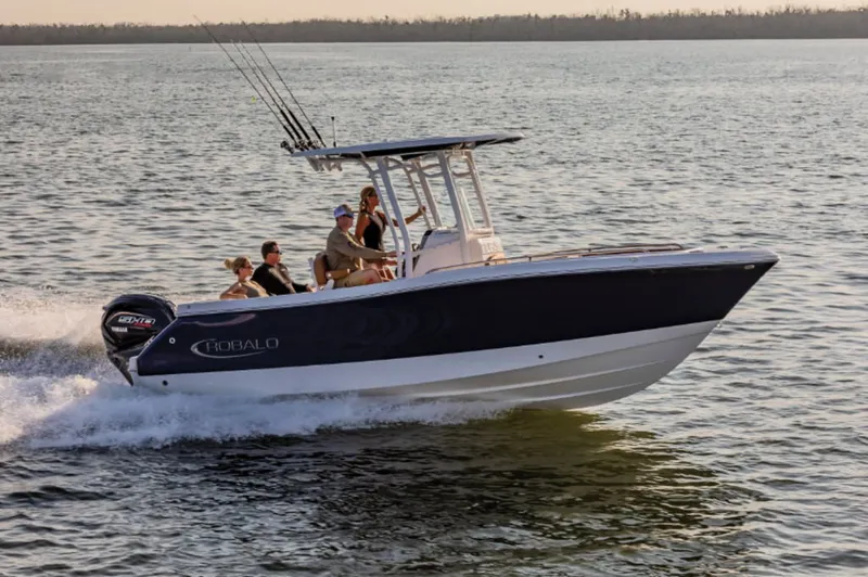 The Image of Robalo R230 2026 - 17