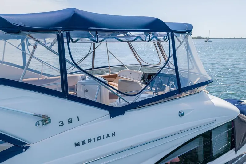 Slide: The Image of Meridian 391 Sedan 2011 - 13