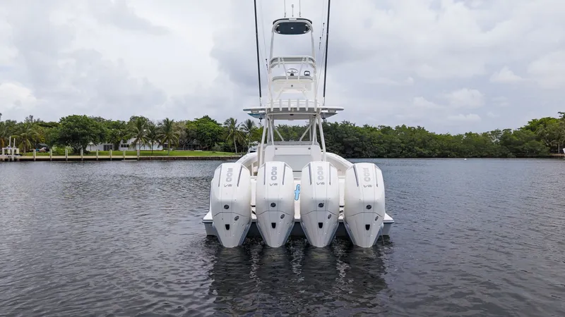 Slide: The Image of SeaVee 390Z 2024 - 36
