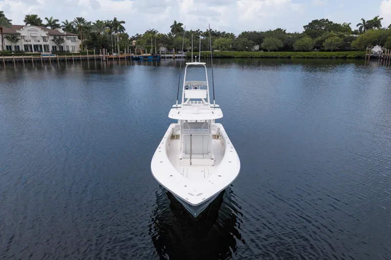 Slide: The Image of SeaVee 390Z 2024 - 13