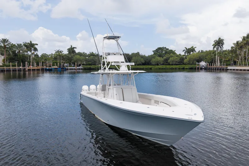Slide: The Image of SeaVee 390Z 2024 - 7
