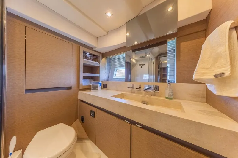 Slide: The Image of Prestige 680 2016 - 74
