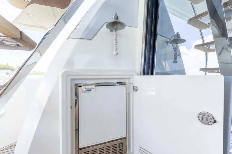Slide: The Image of Prestige 680 2016 - 41