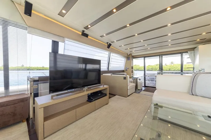 Slide: The Image of Prestige 680 2016 - 61