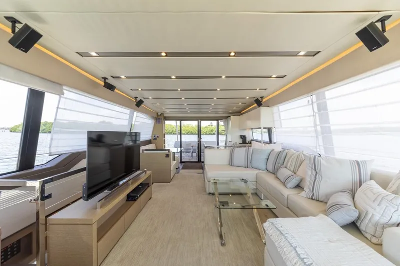 Slide: The Image of Prestige 680 2016 - 62