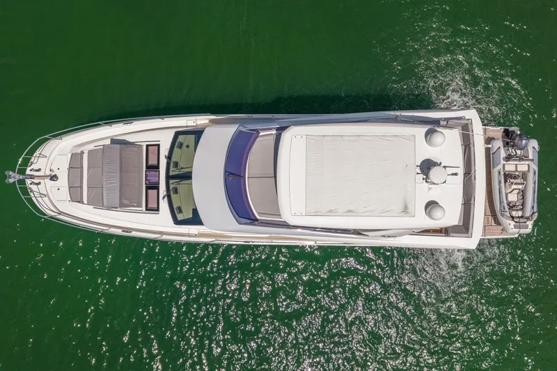 Slide: The Image of Prestige 680 2016 - 19
