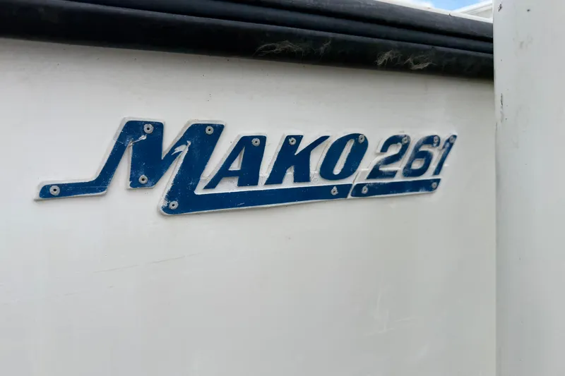 Slide: The Image of Mako 261 Center Console 1993 - 17