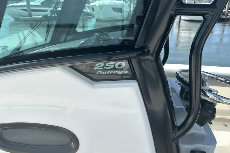 Slide: The Image of Boston Whaler 250 Outrage 2025 - 12