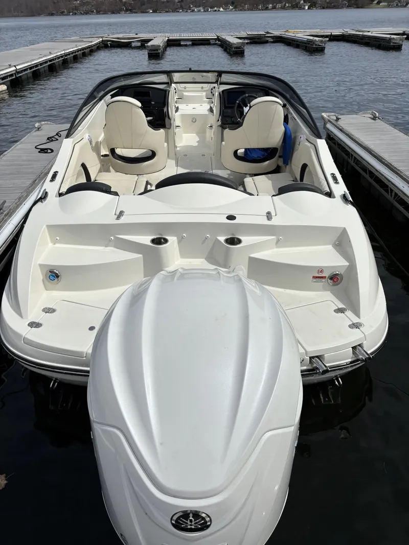 Slide: The Image of Stingray Boat Company 23 OSX 2024 - 29
