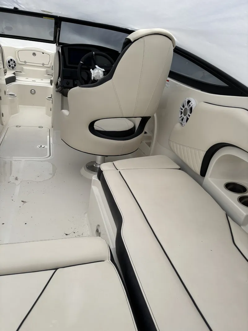 Slide: The Image of Stingray Boat Company 23 OSX 2024 - 22
