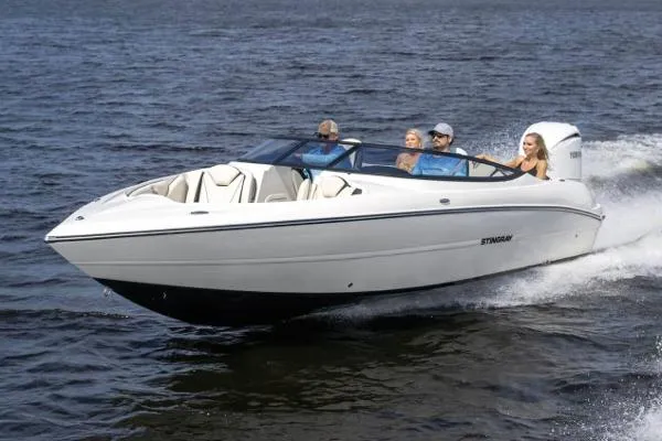 Slide: The Image of Stingray Boat Company 23 OSX 2024 - 18