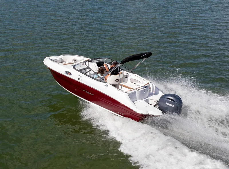 Slide: The Image of Stingray Boat Company 211 DC 2025 - 1