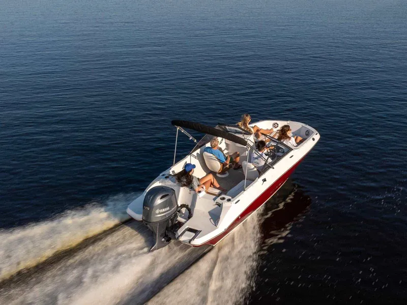 Slide: The Image of Stingray Boat Company 191 DC 2025 - 1