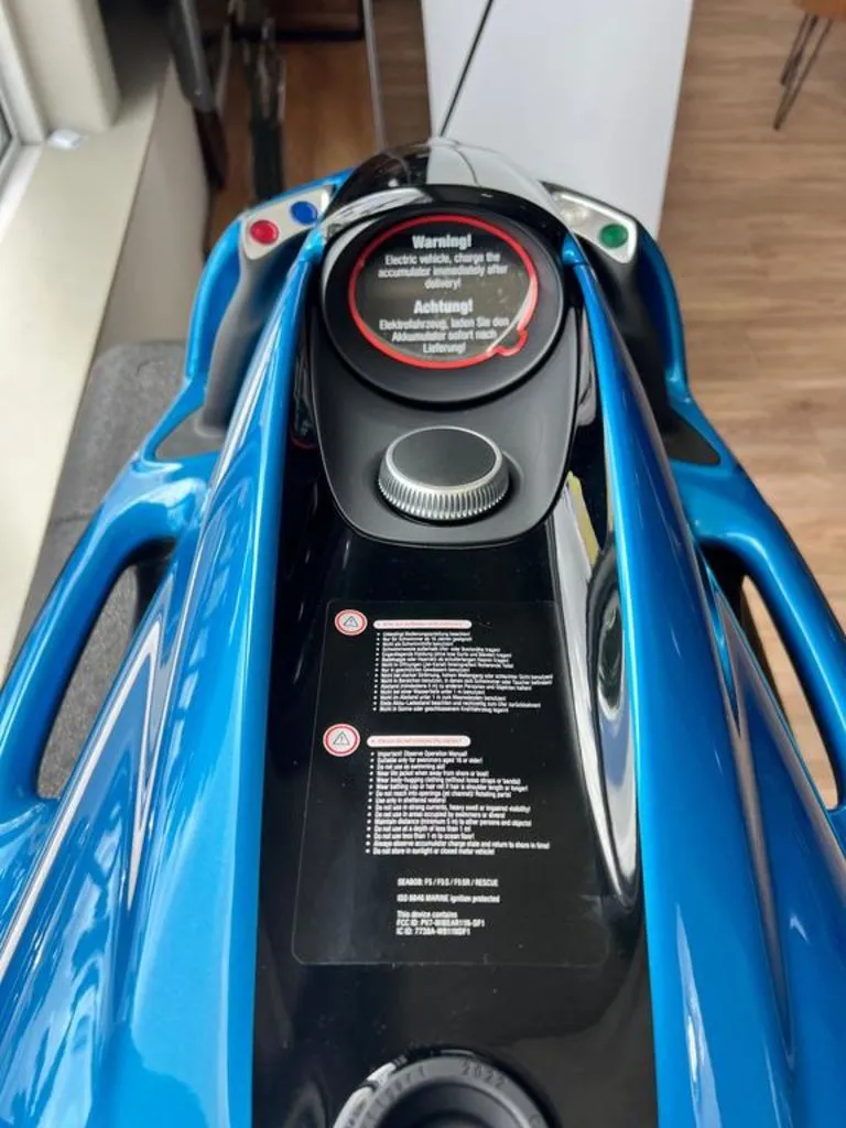 Slide: The Image of Yamaha Waverunners PERSONAL ELECTRIC WATERCRAFT / WATER SCOOTER 2025 - 4