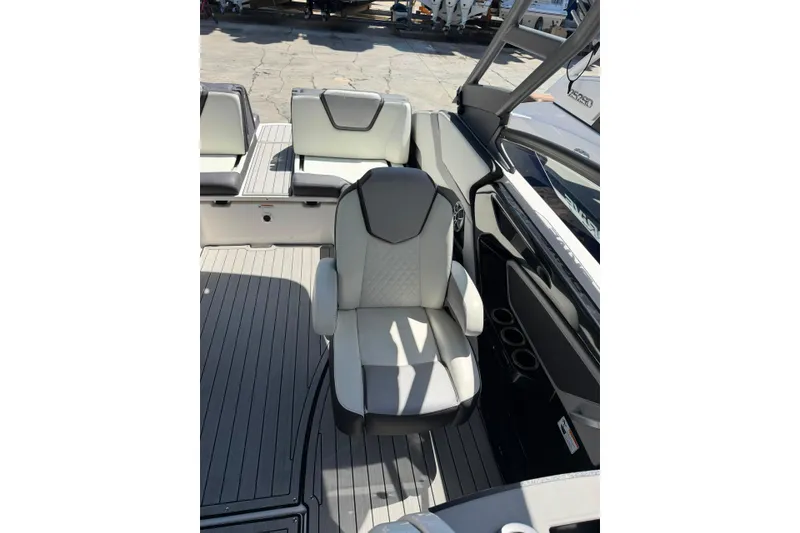 Slide: The Image of Yamaha 252SD 2021 - 23