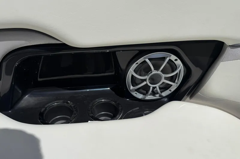 Slide: The Image of Yamaha 252SD 2021 - 21