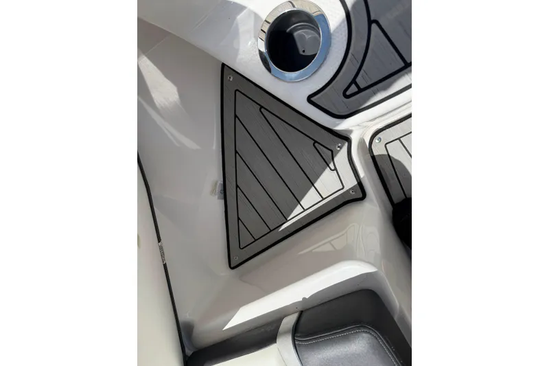 Slide: The Image of Yamaha 252SD 2021 - 27