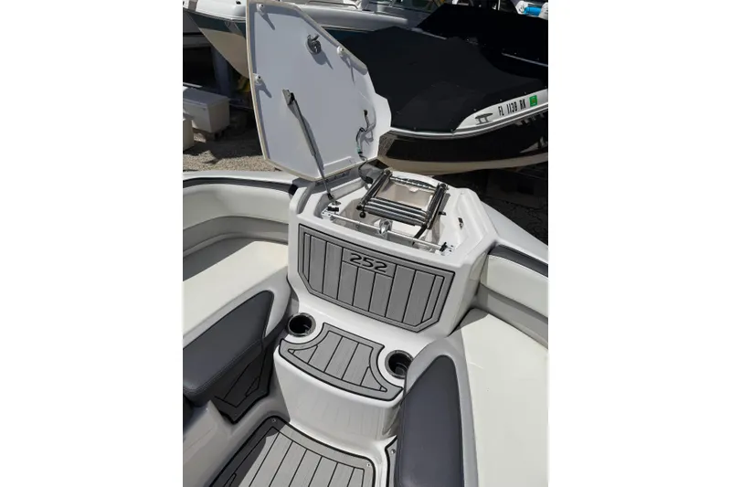 Slide: The Image of Yamaha 252SD 2021 - 11