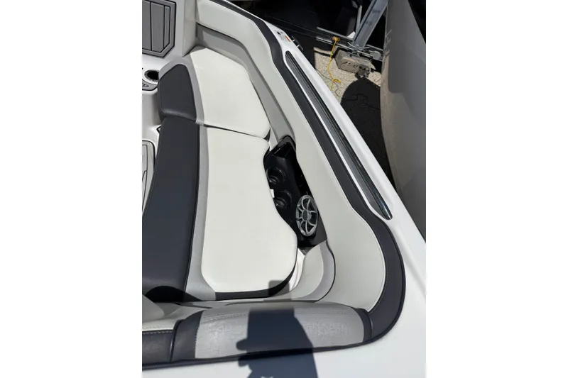Slide: The Image of Yamaha 252SD 2021 - 16