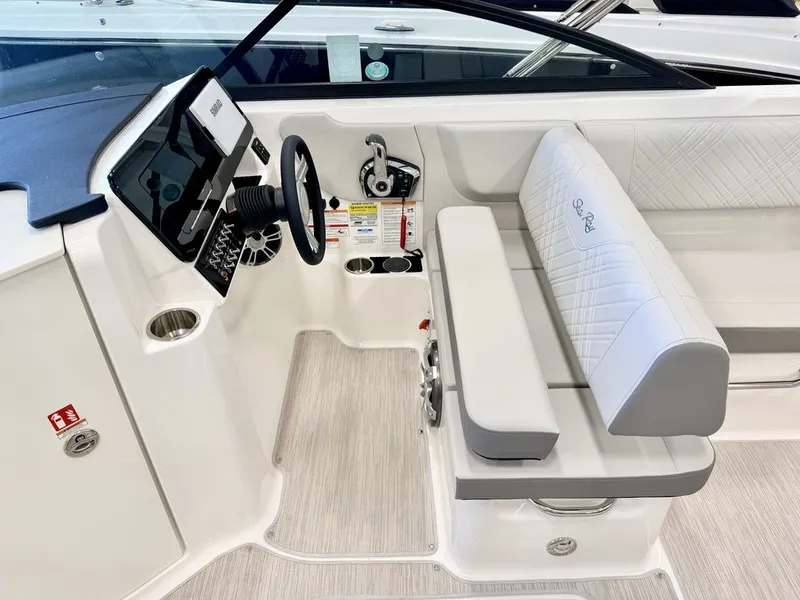 Slide: The Image of Sea Ray SDX 250 2026 - 3
