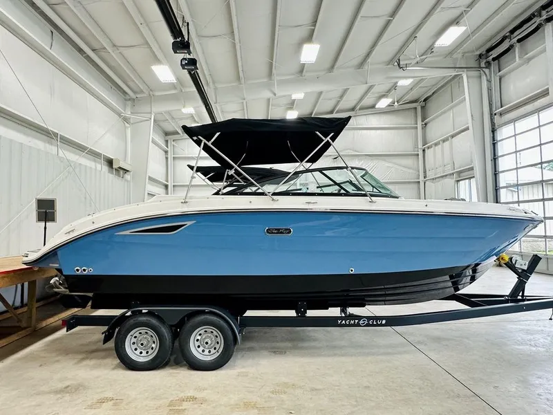 Slide: The Image of Sea Ray SDX 250 2026 - 1