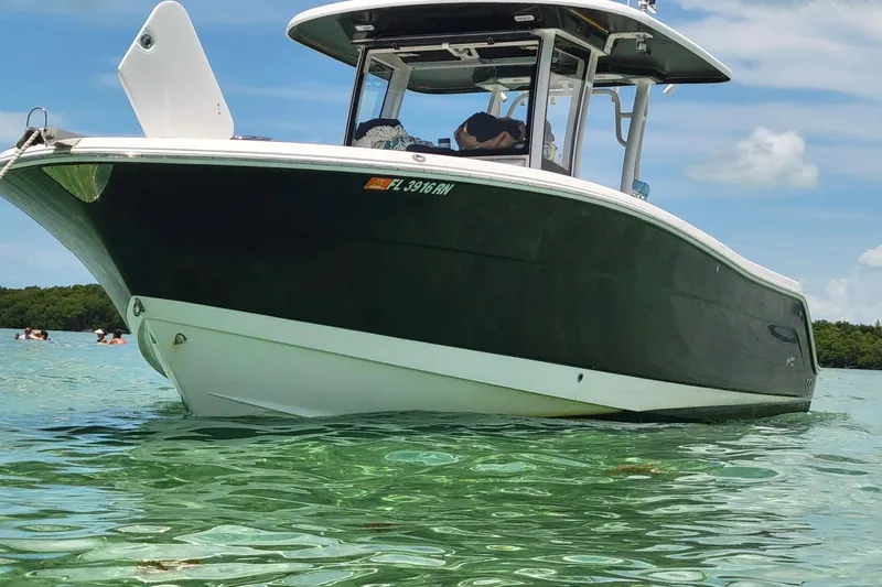 Slide: The Image of Robalo R302 Center Console 2018 - 4