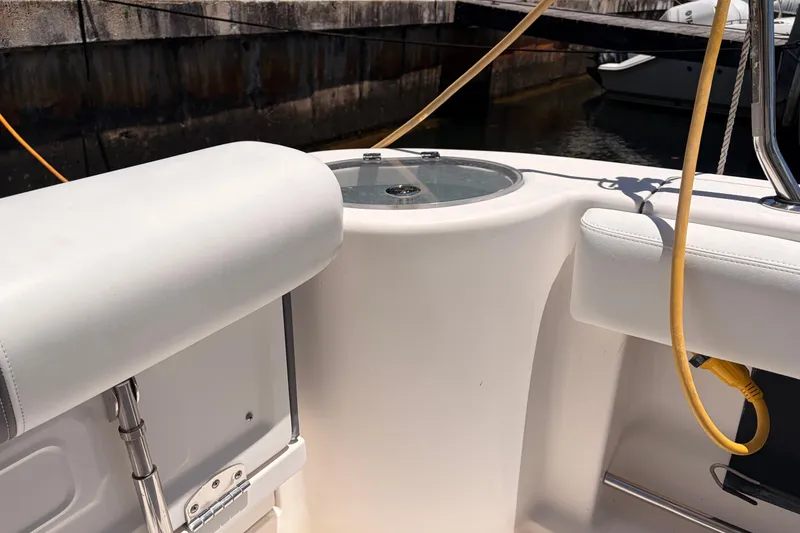 Slide: The Image of Robalo R302 Center Console 2018 - 9