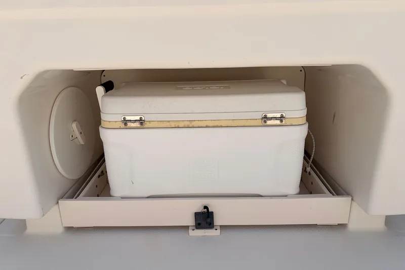 Slide: The Image of Robalo R302 Center Console 2018 - 27