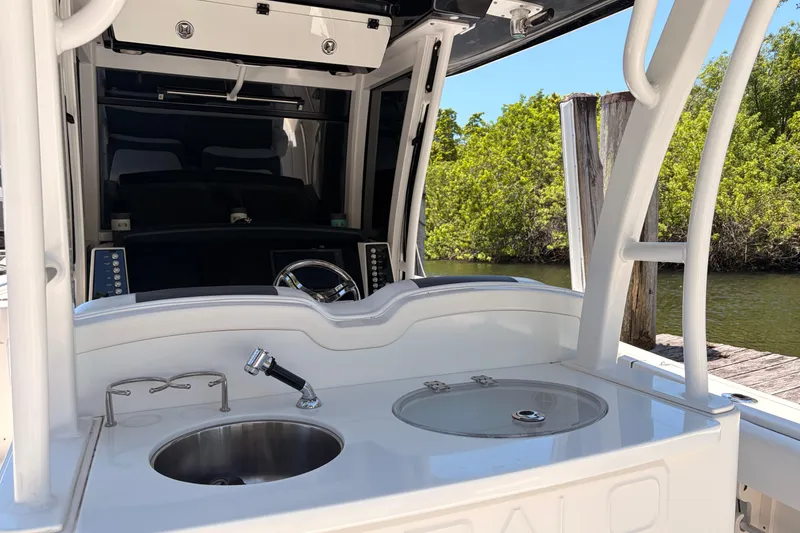 Slide: The Image of Robalo R302 Center Console 2018 - 11
