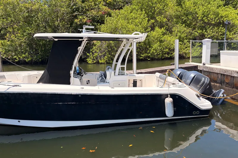 Slide: The Image of Robalo R302 Center Console 2018 - 8