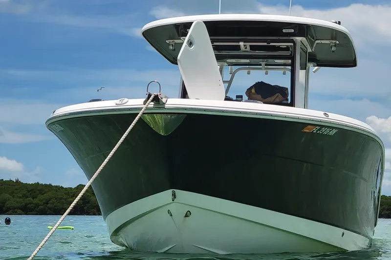 Slide: The Image of Robalo R302 Center Console 2018 - 5