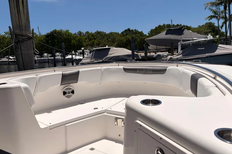 Slide: The Image of Robalo R302 Center Console 2018 - 29
