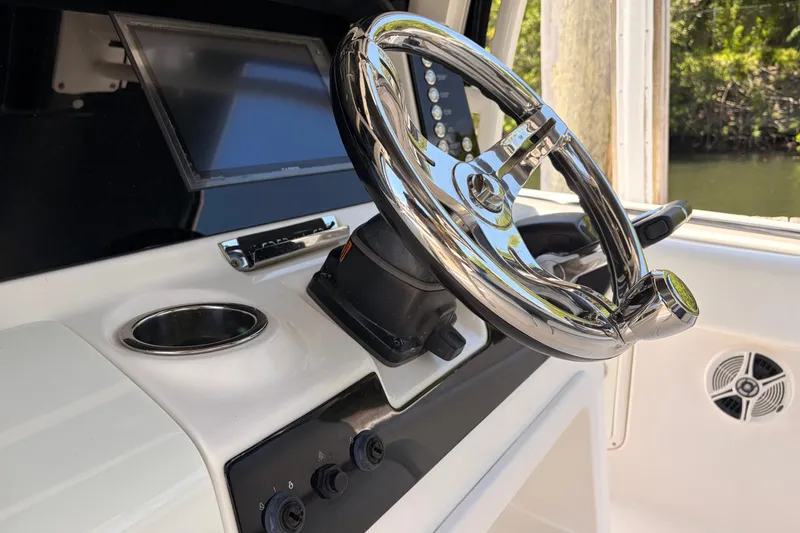 Slide: The Image of Robalo R302 Center Console 2018 - 17