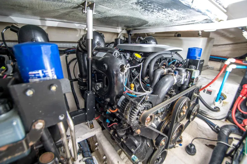 Slide: The Image of Rinker 310 Express Cruiser 2012 - 19