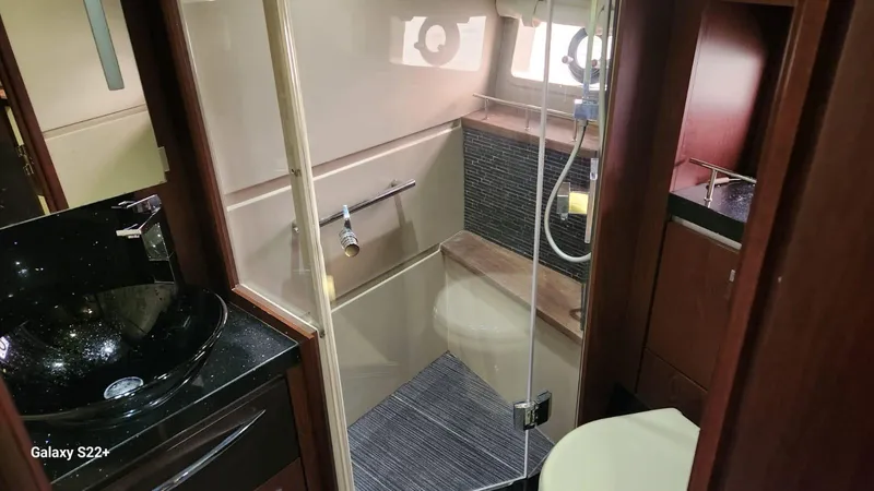 Slide: The Image of Sea Ray L650 Fly 2015 - 21