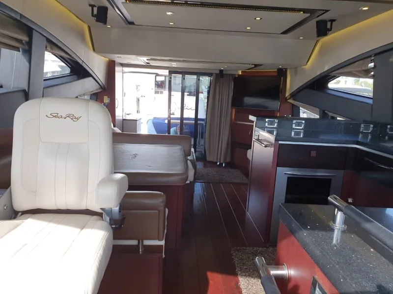 Slide: The Image of Sea Ray L650 Fly 2015 - 5