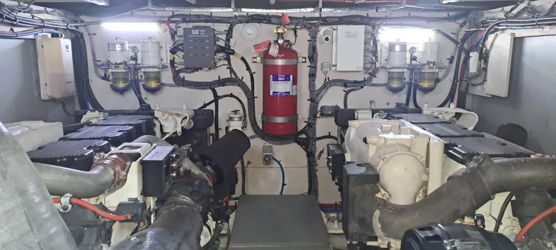 Slide: The Image of Sea Ray L650 Fly 2015 - 33