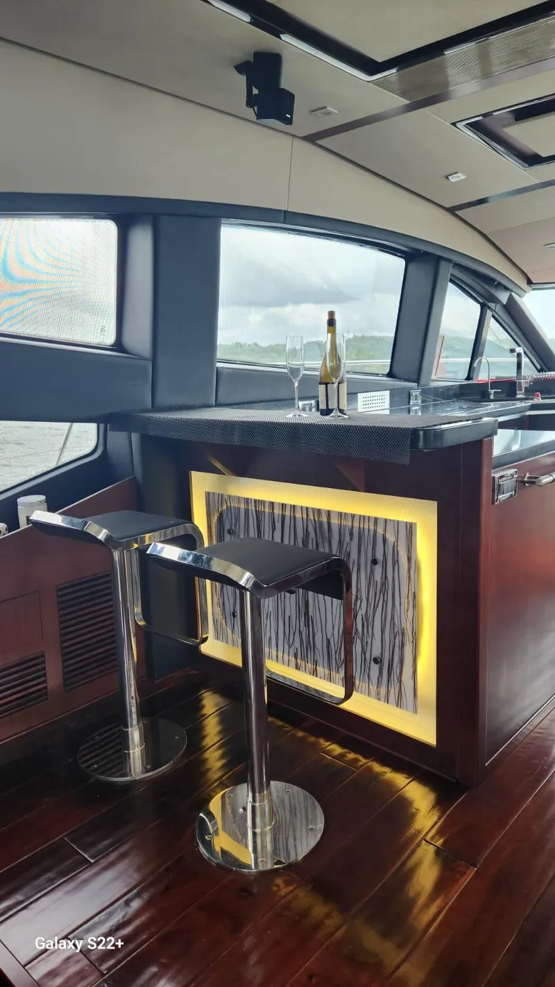Slide: The Image of Sea Ray L650 Fly 2015 - 14